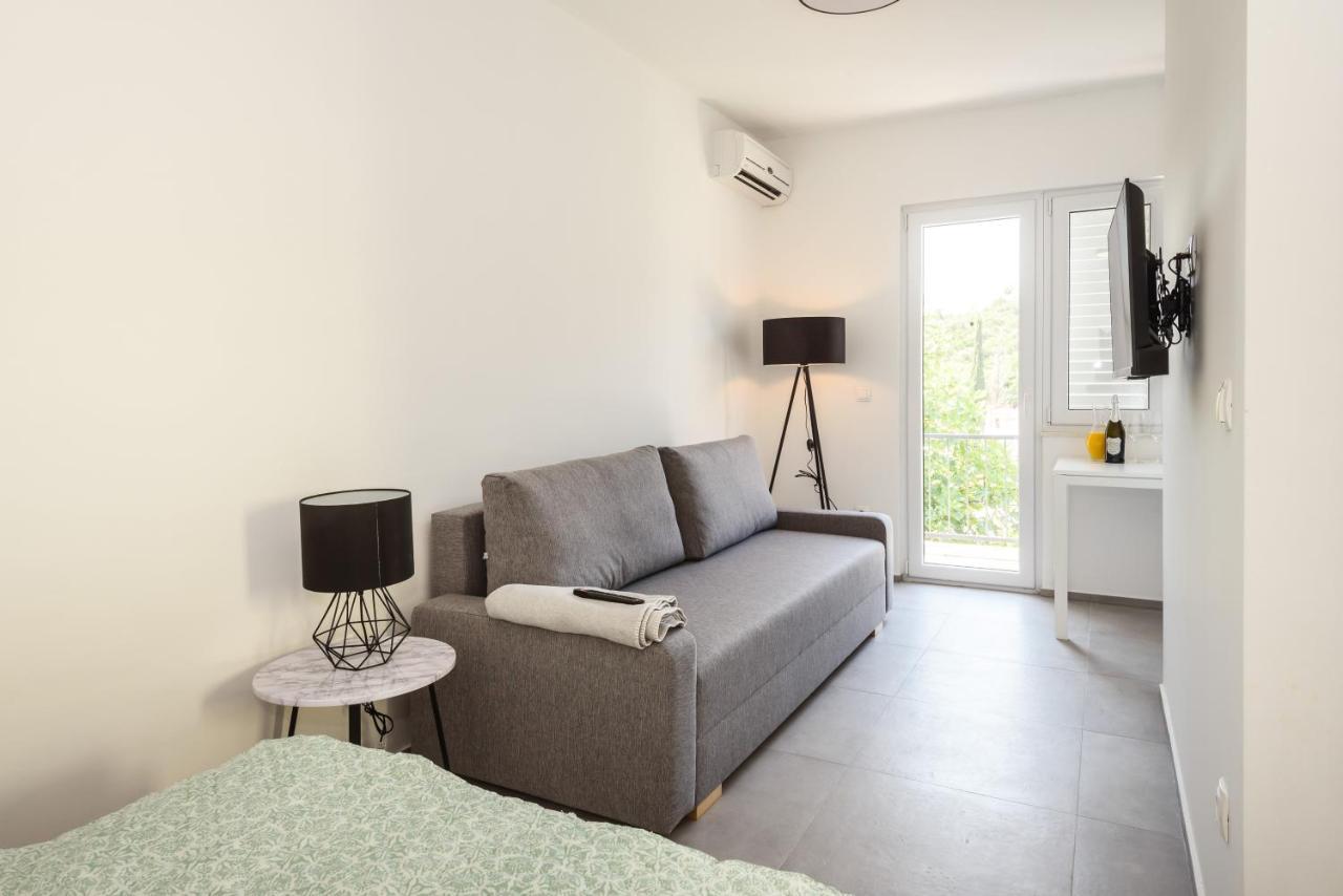 Family House Grey Daire Duboka Dış mekan fotoğraf
