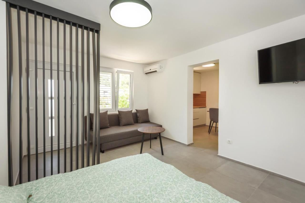 Family House Grey Daire Duboka Dış mekan fotoğraf