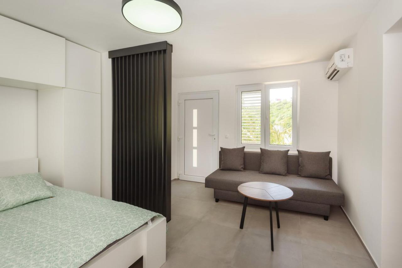 Family House Grey Daire Duboka Dış mekan fotoğraf
