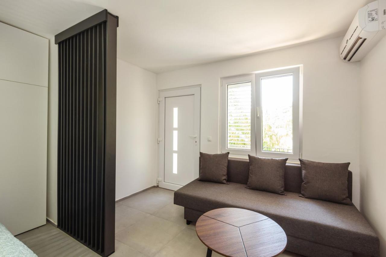 Family House Grey Daire Duboka Dış mekan fotoğraf