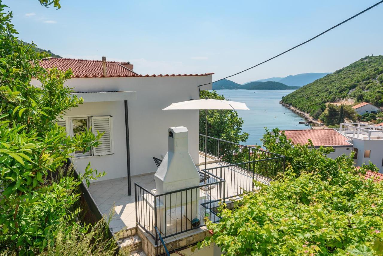 Family House Grey Daire Duboka Dış mekan fotoğraf