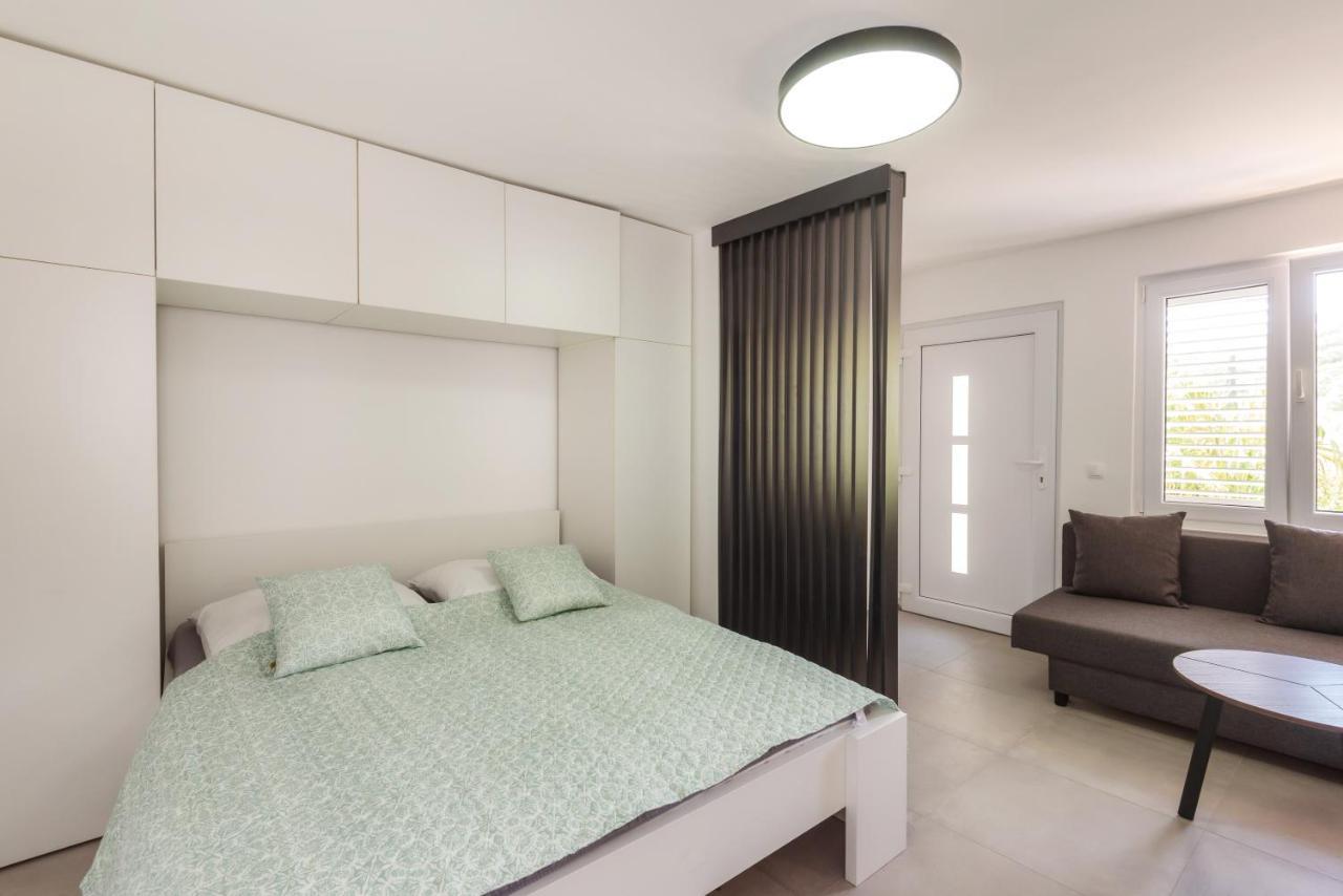 Family House Grey Daire Duboka Dış mekan fotoğraf